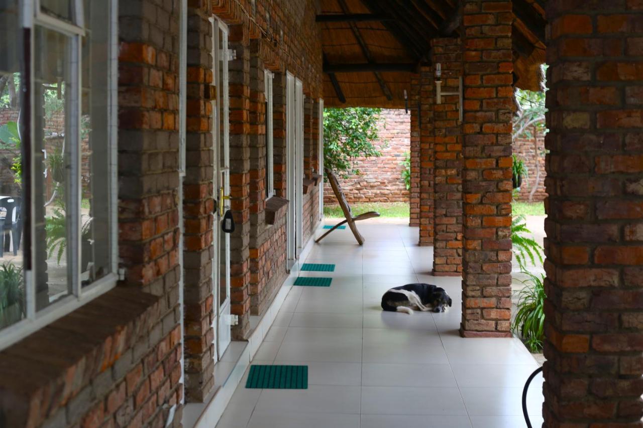 Mawuya Lodge Victoria Falls Exterior foto